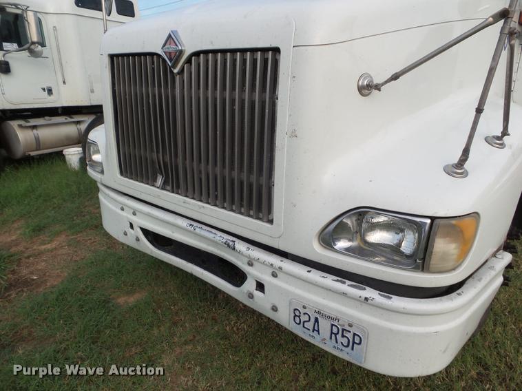 image for item DB3534 2007 International 9400i semi truck