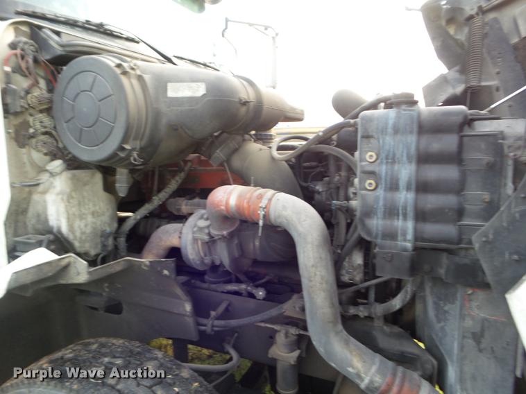 image for item DB3534 2007 International 9400i semi truck