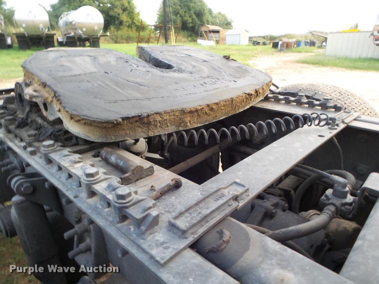 image for item DB3534 2007 International 9400i semi truck