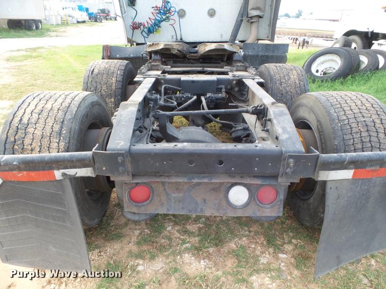 image for item DB3534 2007 International 9400i semi truck