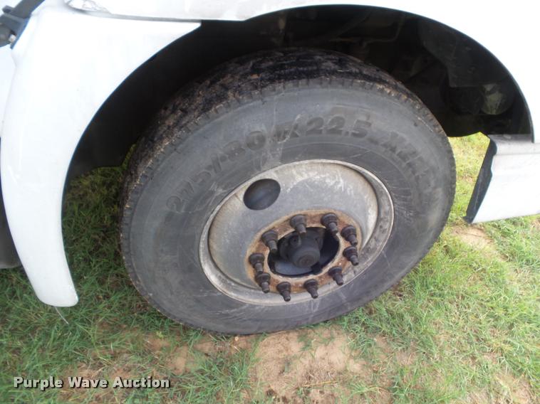 image for item DB3534 2007 International 9400i semi truck