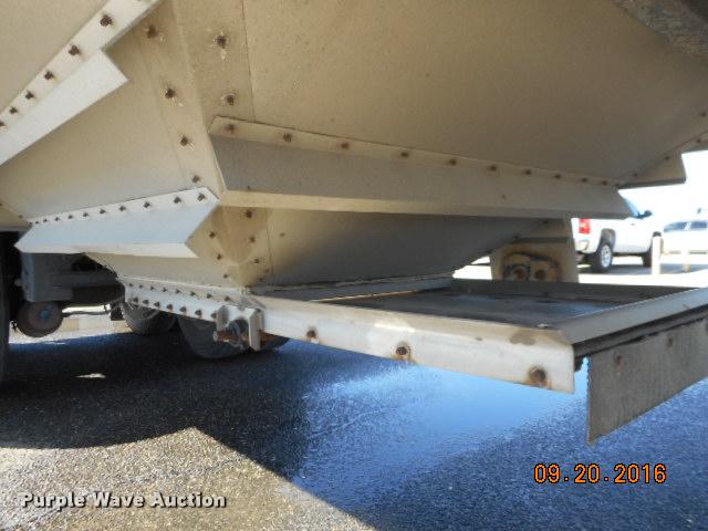 image for item G7489 2011 Aulick 4266GT2 double hopper bottom grain trailer