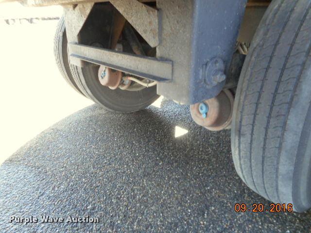 image for item G7489 2011 Aulick 4266GT2 double hopper bottom grain trailer