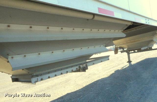 image for item G7489 2011 Aulick 4266GT2 double hopper bottom grain trailer