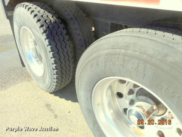 image for item G7489 2011 Aulick 4266GT2 double hopper bottom grain trailer