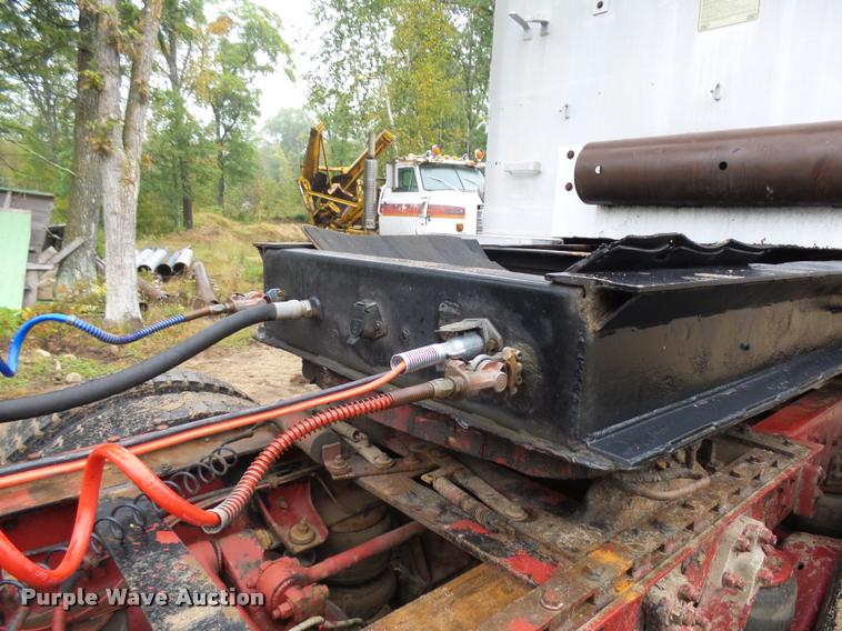 image for item J1633 1980 East end dump trailer