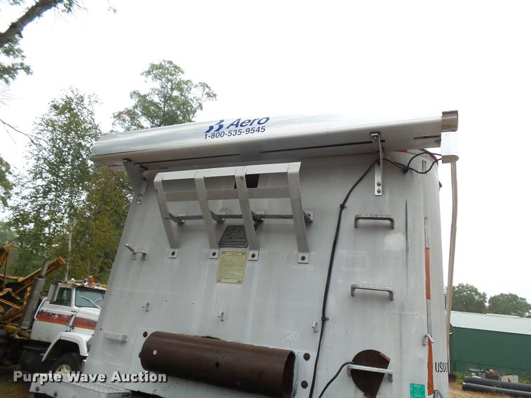 image for item J1633 1980 East end dump trailer