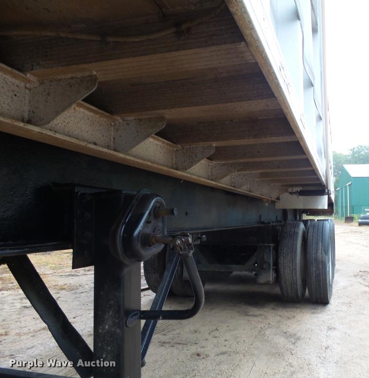 image for item J1633 1980 East end dump trailer