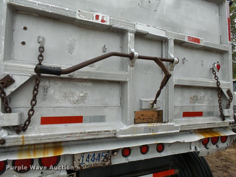 image for item J1633 1980 East end dump trailer