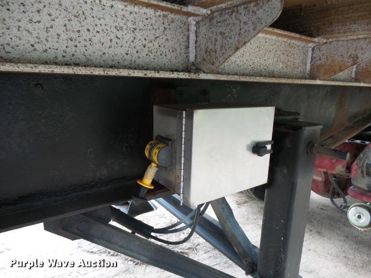 image for item J1633 1980 East end dump trailer