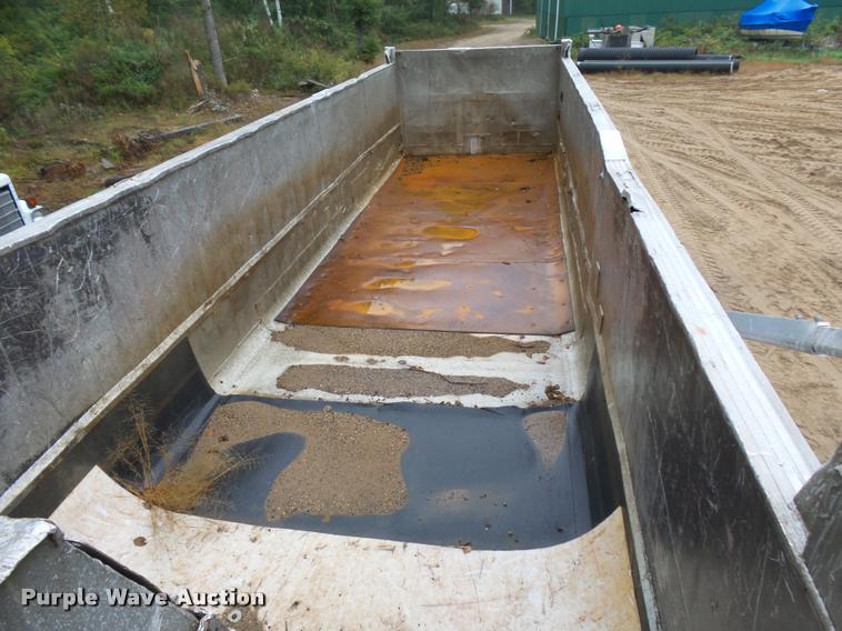 image for item J1633 1980 East end dump trailer