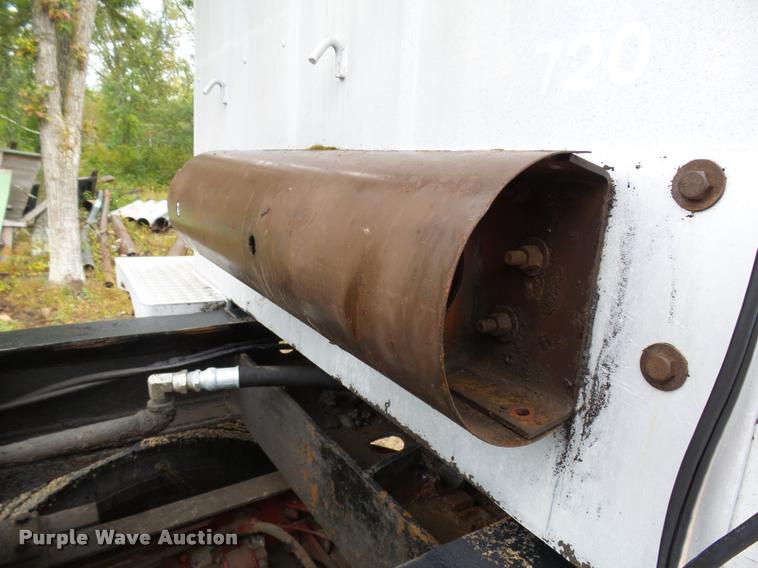 image for item J1633 1980 East end dump trailer