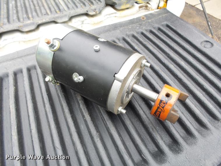 image for item J1633 1980 East end dump trailer