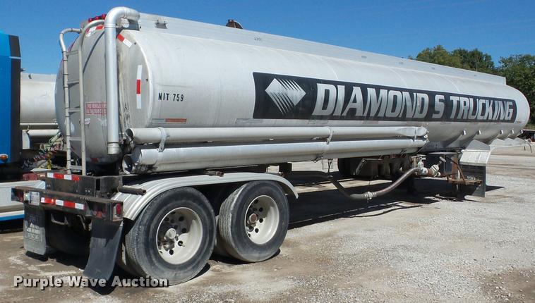 image for item J8732 1977 Trailmobile F-155-4001 tank trailer