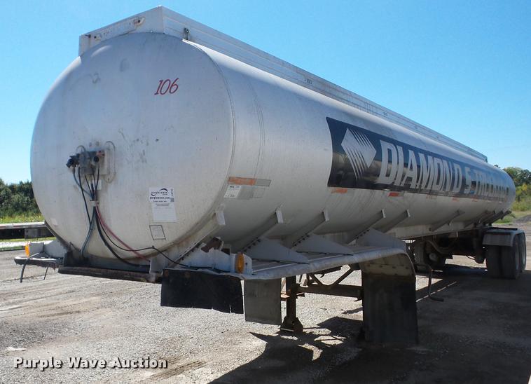 image for item J8732 1977 Trailmobile F-155-4001 tank trailer
