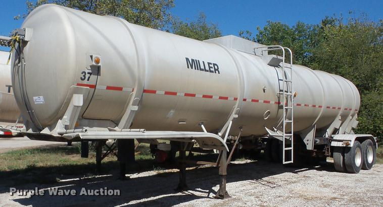 image for item J8733 1977 Trailmaster vacuum tank trailer