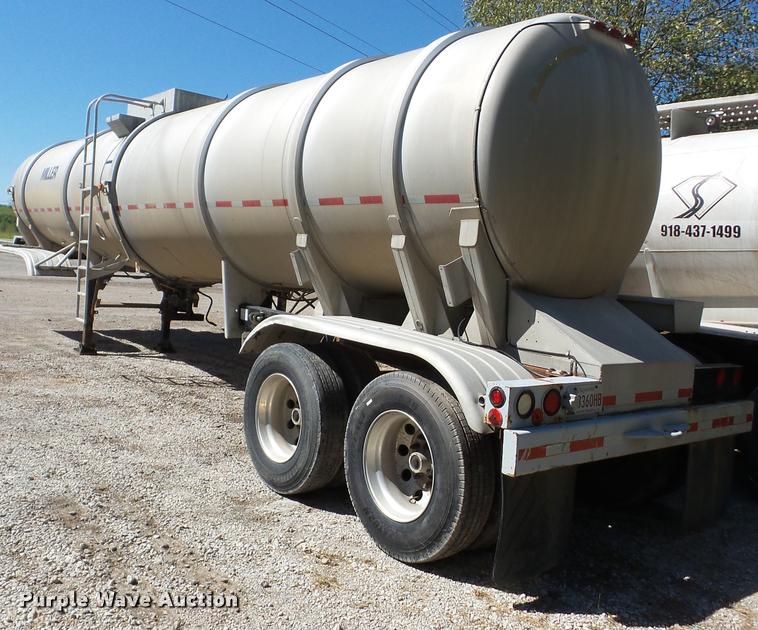 image for item J8733 1977 Trailmaster vacuum tank trailer