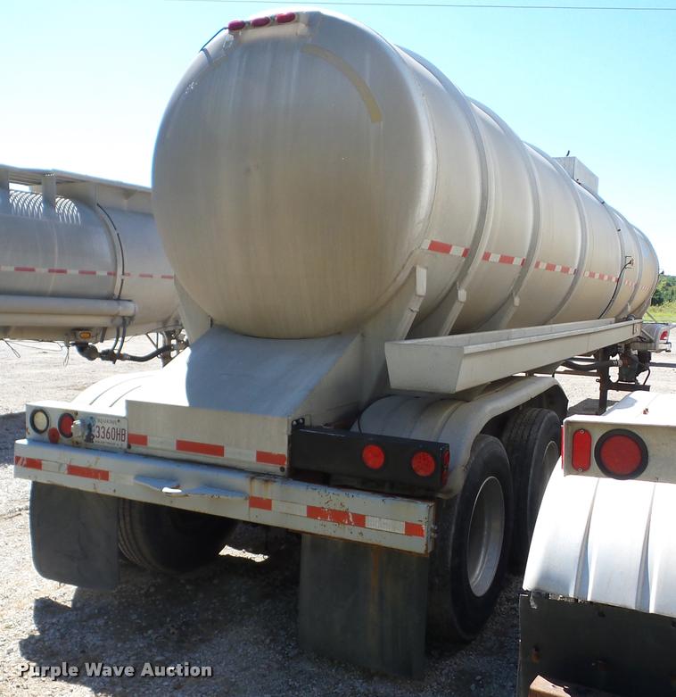 image for item J8733 1977 Trailmaster vacuum tank trailer