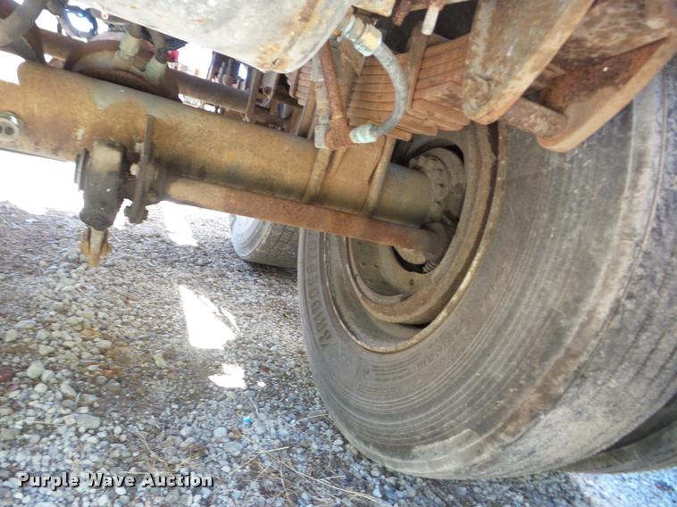 image for item J8733 1977 Trailmaster vacuum tank trailer