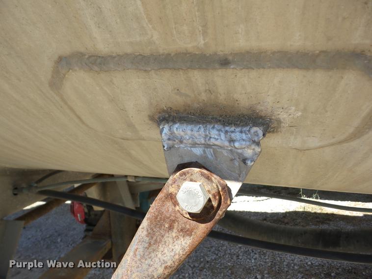 image for item J8733 1977 Trailmaster vacuum tank trailer