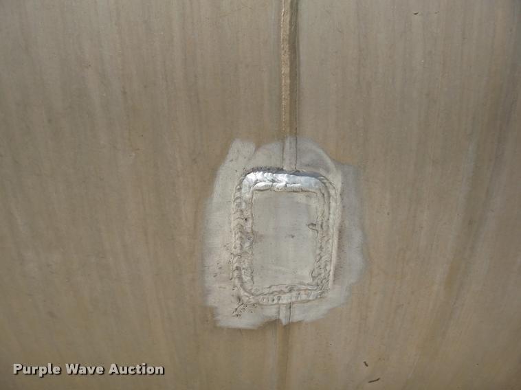 image for item J8733 1977 Trailmaster vacuum tank trailer