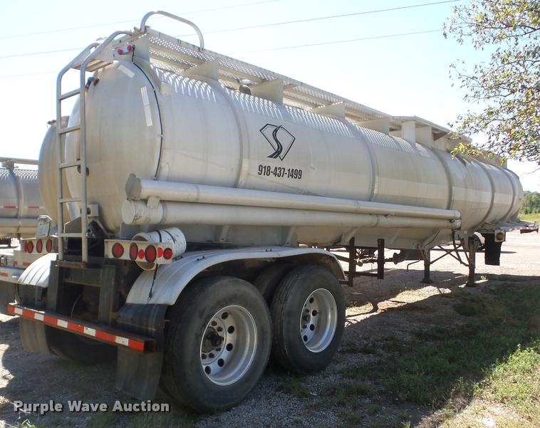 image for item J8735 1994 Heil vacuum tank trailer