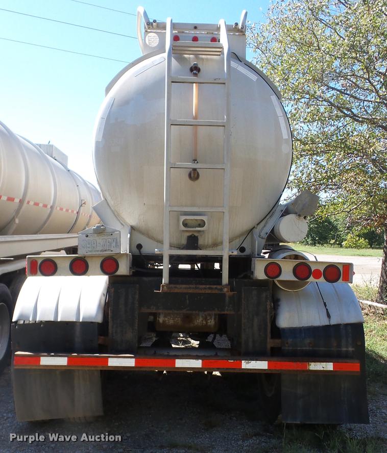 image for item J8735 1994 Heil vacuum tank trailer