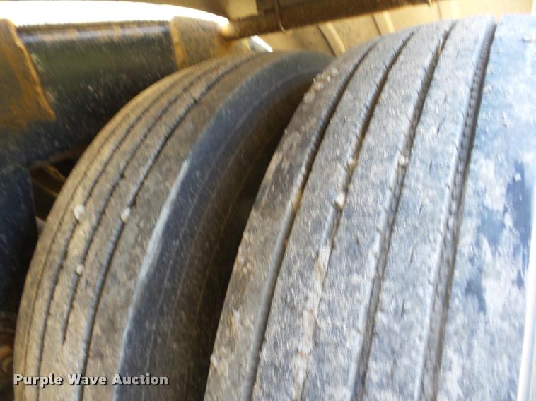 image for item J8735 1994 Heil vacuum tank trailer