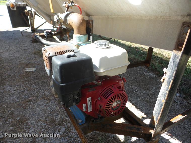 image for item J8735 1994 Heil vacuum tank trailer