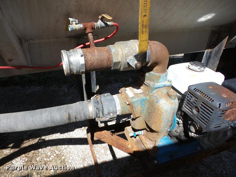 image for item J8735 1994 Heil vacuum tank trailer