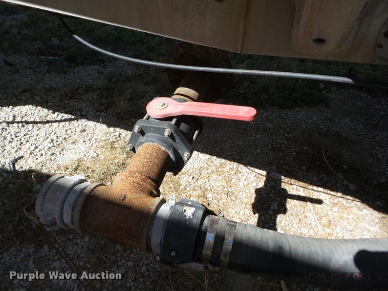 image for item J8735 1994 Heil vacuum tank trailer