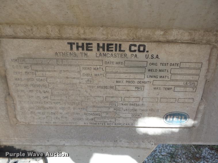 image for item J8735 1994 Heil vacuum tank trailer