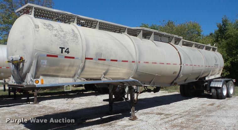 image for item J8736 1994 Heil vacuum tank trailer