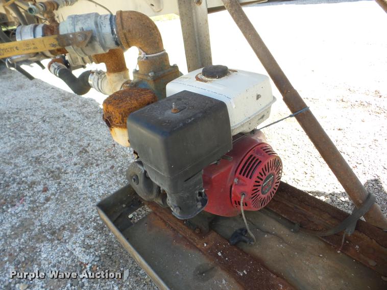 image for item J8736 1994 Heil vacuum tank trailer