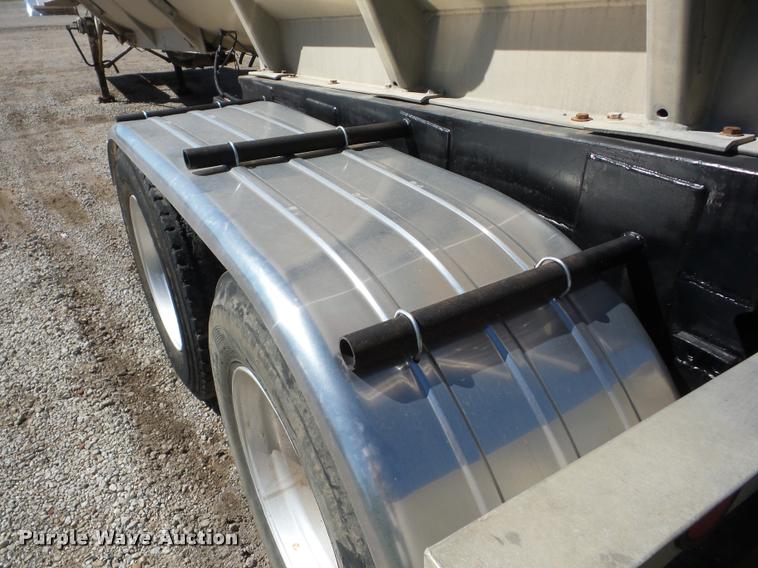 image for item J8736 1994 Heil vacuum tank trailer