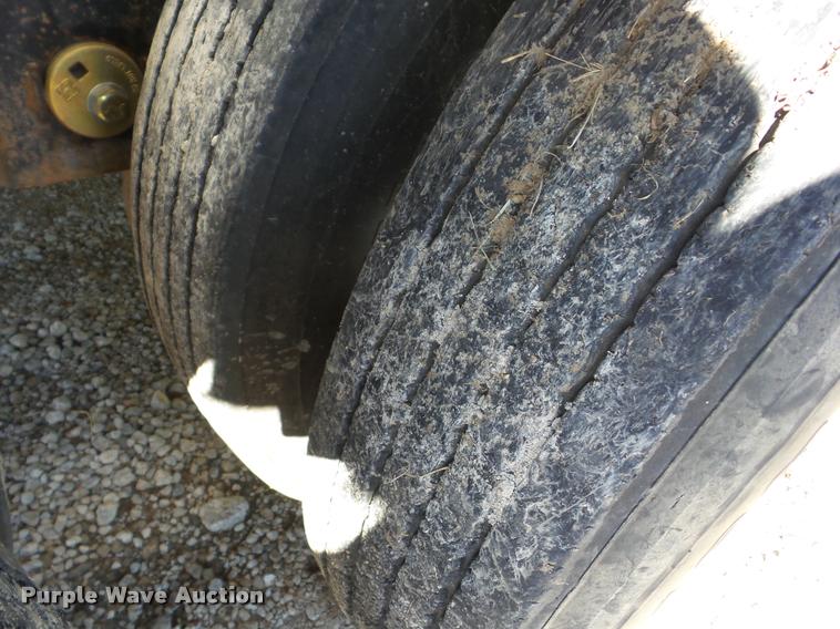 image for item J8736 1994 Heil vacuum tank trailer