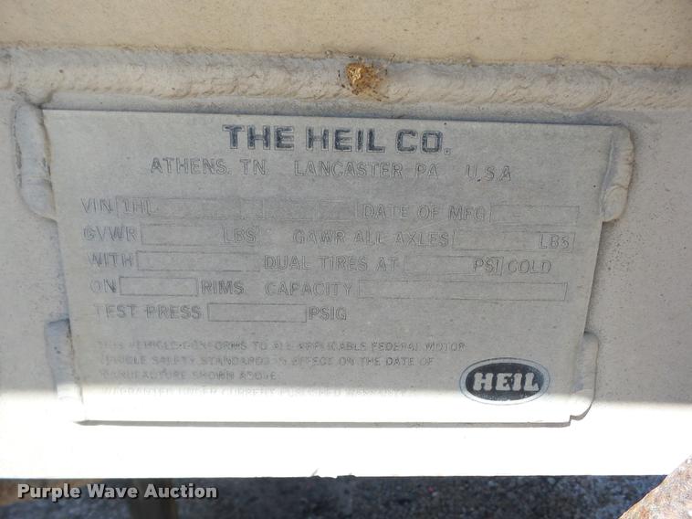 image for item J8736 1994 Heil vacuum tank trailer