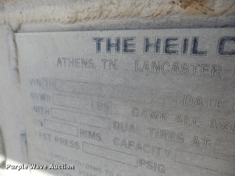 image for item J8736 1994 Heil vacuum tank trailer