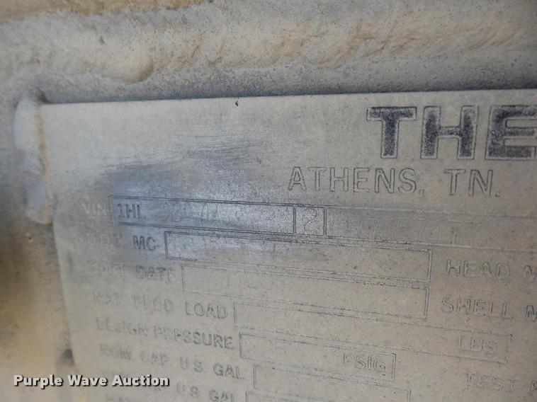 image for item J8736 1994 Heil vacuum tank trailer