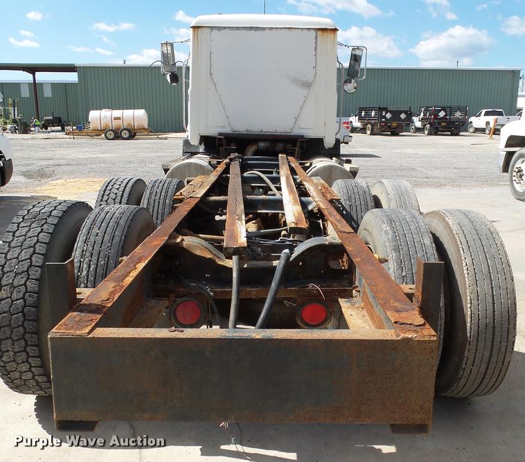 image for item K1097 1998 Mack CH613 truck chassis