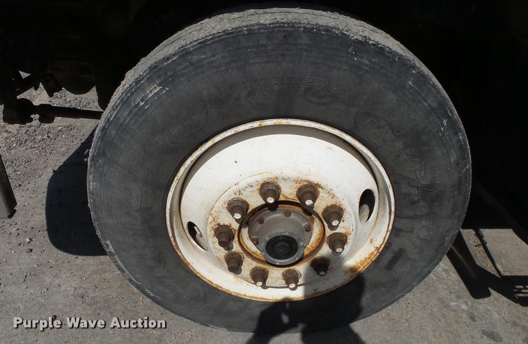 image for item K1097 1998 Mack CH613 truck chassis