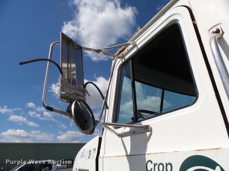 image for item K1097 1998 Mack CH613 truck chassis