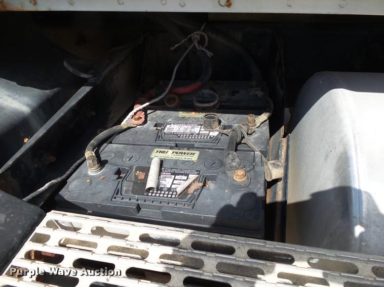 image for item K1097 1998 Mack CH613 truck chassis