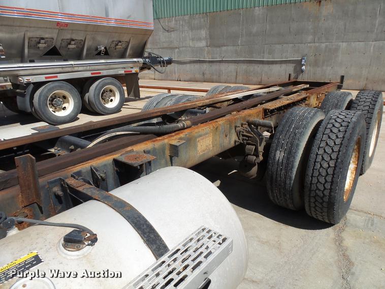 image for item K1097 1998 Mack CH613 truck chassis