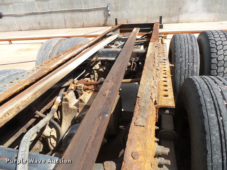 image for item K1097 1998 Mack CH613 truck chassis