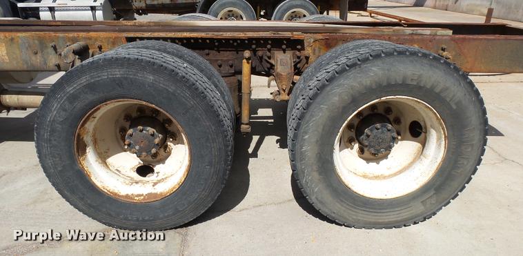 image for item K1097 1998 Mack CH613 truck chassis