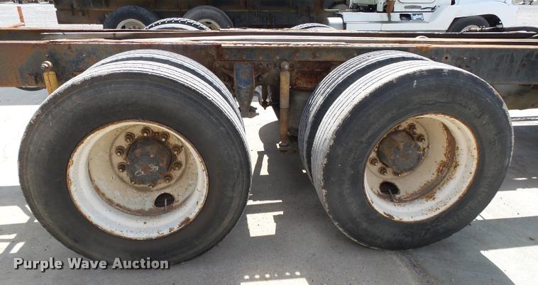 image for item K1097 1998 Mack CH613 truck chassis