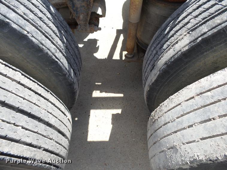 image for item K1097 1998 Mack CH613 truck chassis