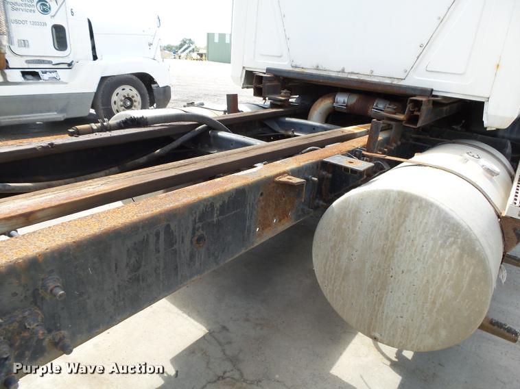 image for item K1097 1998 Mack CH613 truck chassis