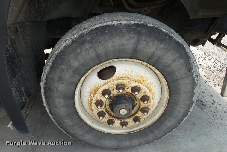 image for item K1097 1998 Mack CH613 truck chassis